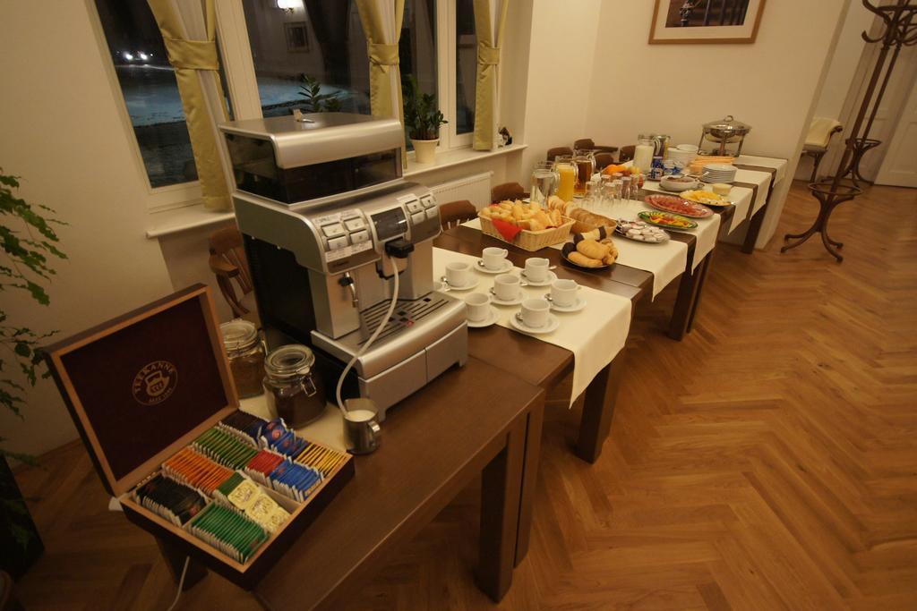 Hotel Pod Zelenym Dubem Bohumin Bagian luar foto