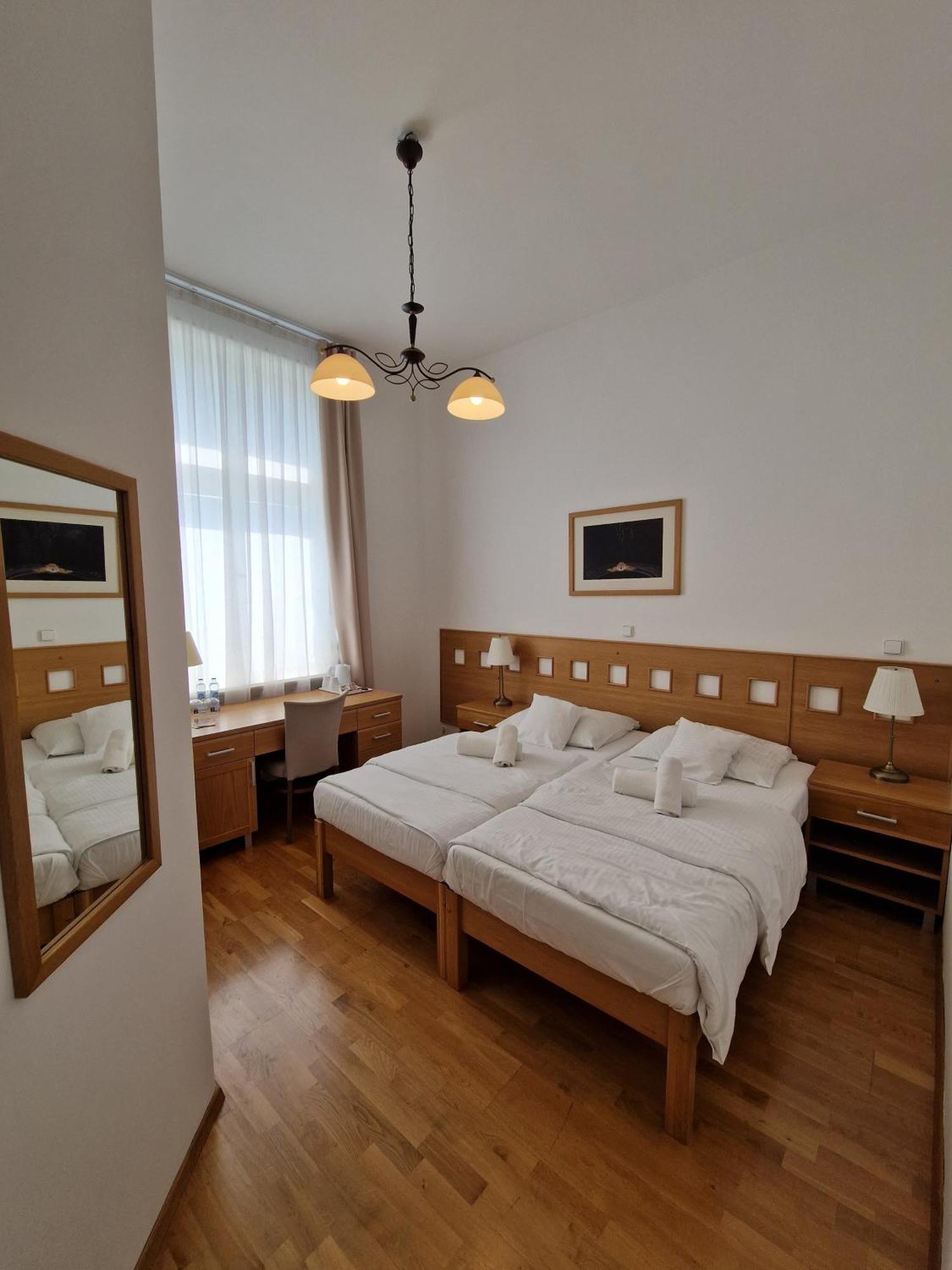 Hotel Pod Zelenym Dubem Bohumin Bagian luar foto