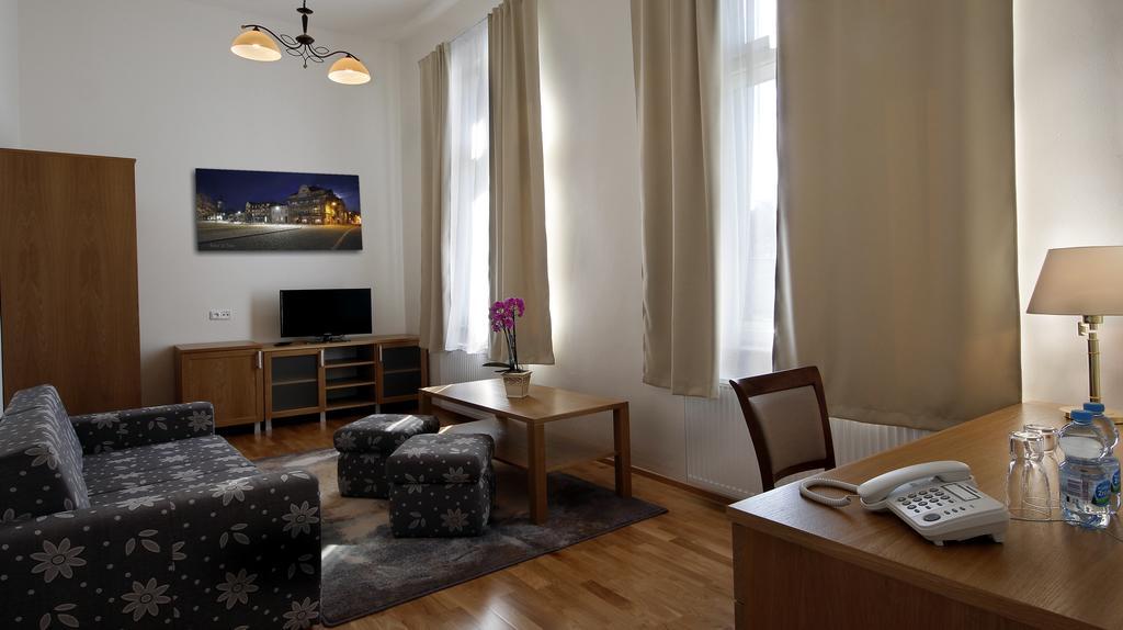 Hotel Pod Zelenym Dubem Bohumin Ruang foto