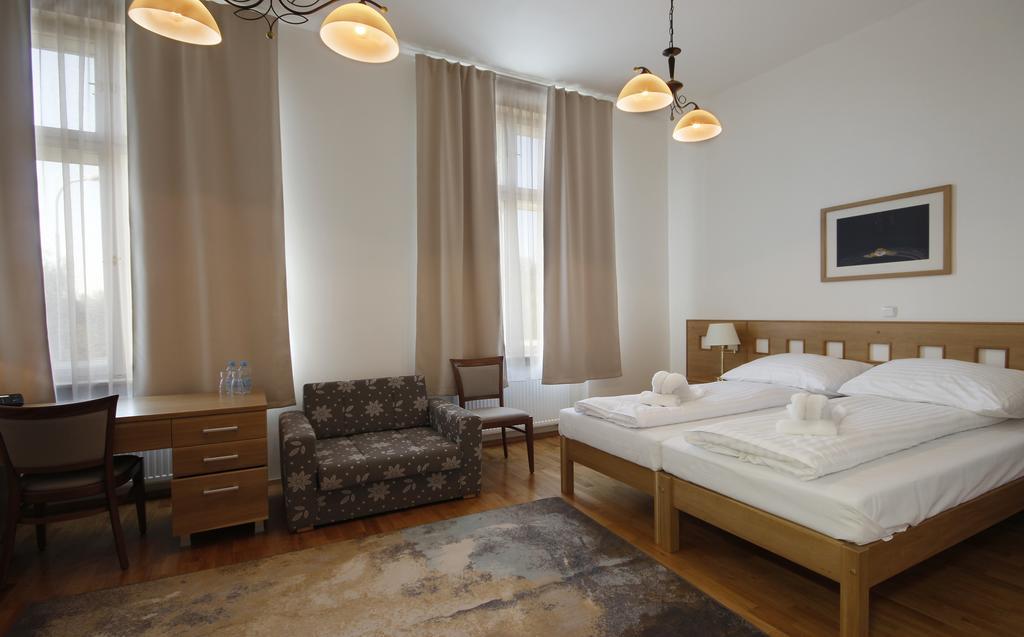 Hotel Pod Zelenym Dubem Bohumin Ruang foto