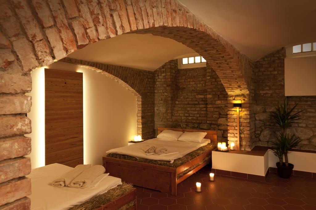 Hotel Pod Zelenym Dubem Bohumin Bagian luar foto