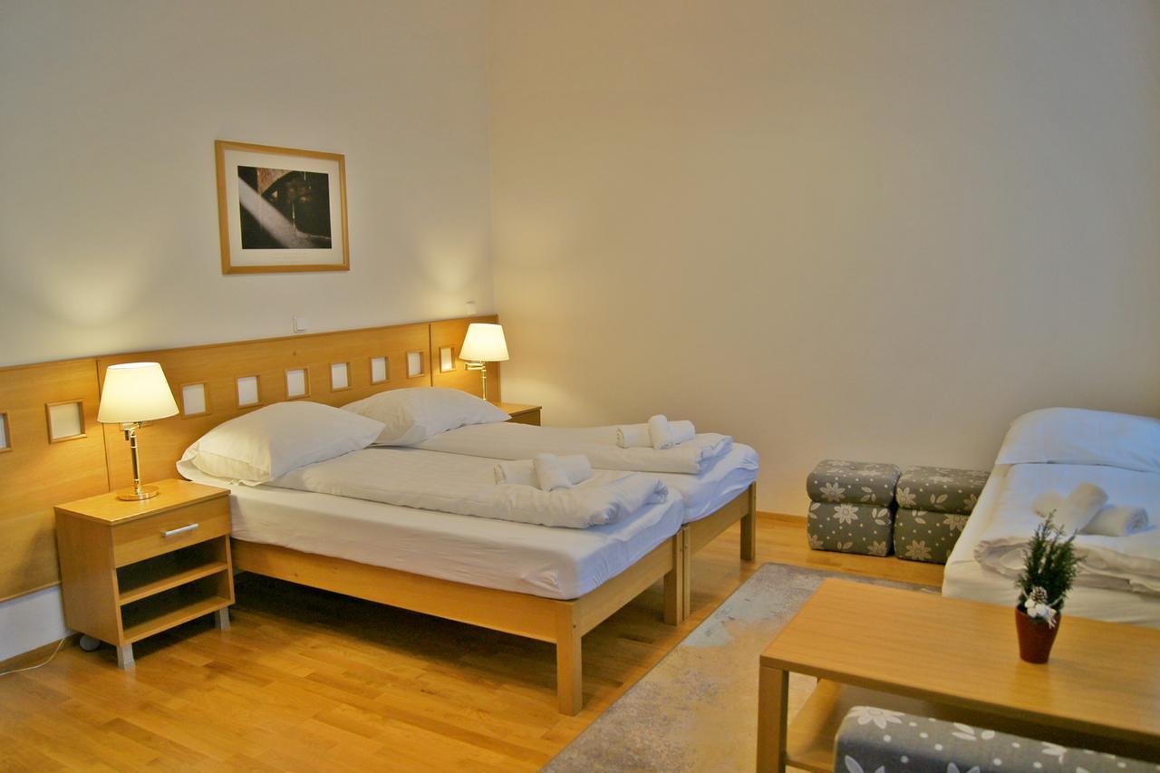 Hotel Pod Zelenym Dubem Bohumin Bagian luar foto